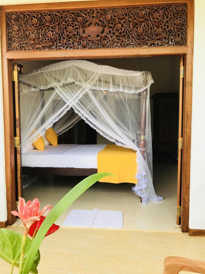 Neli guests house Hotel Unawatuna Buitenkant foto
