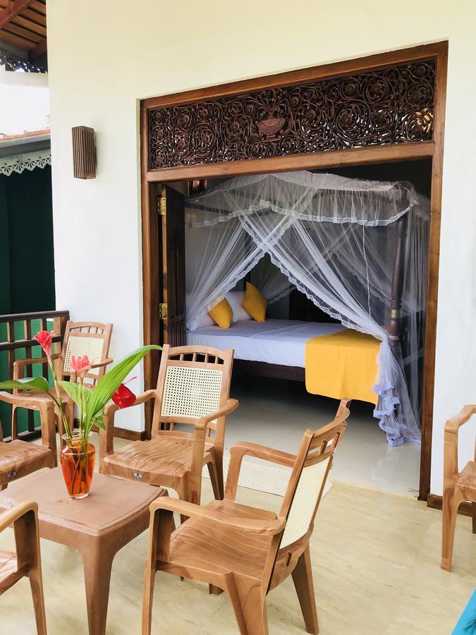 Neli guests house Hotel Unawatuna Buitenkant foto